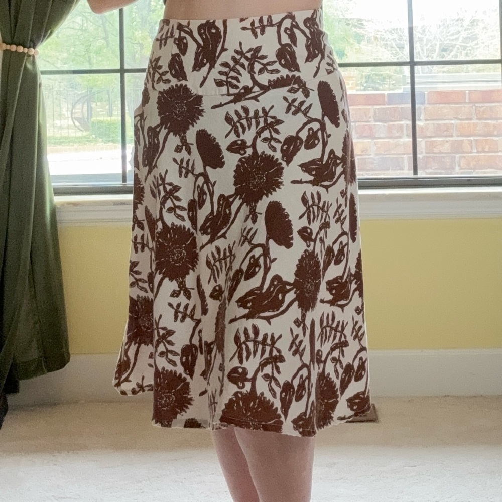 EUC GAP Neutral Linen Circle Skirt Sunflower Leaf Motif - Picture 3 of 8